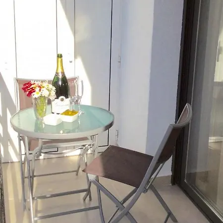 Apartment Elegance Modern In *
